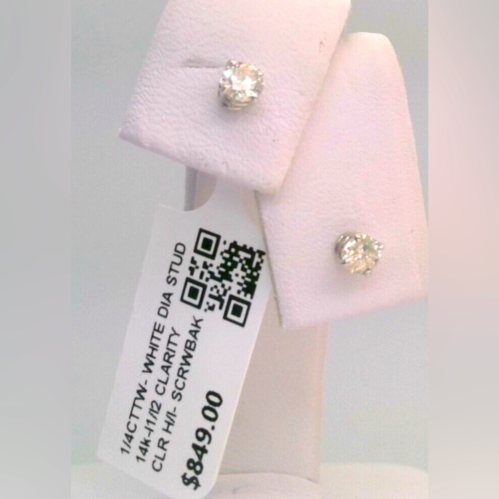 💎 Brand new with tags 14k white gold and NATURAL diamond earrings! 💎